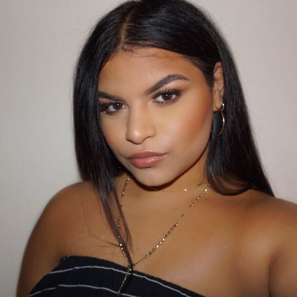 Meet your Posher, Laura - Picture 1 of 1